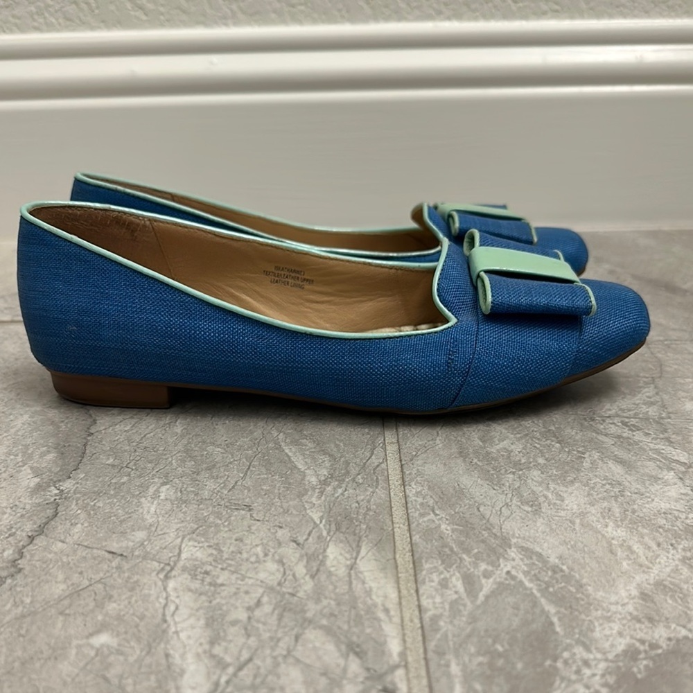 Isaac Mizrahi ISKATHRINE3 Blue Flats with Decorative Bow - Picture 3 of 8